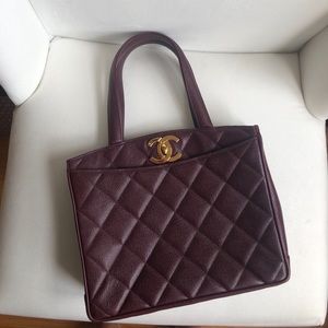 Vintage CHANEL Bag in Caviar Leather - Maroon